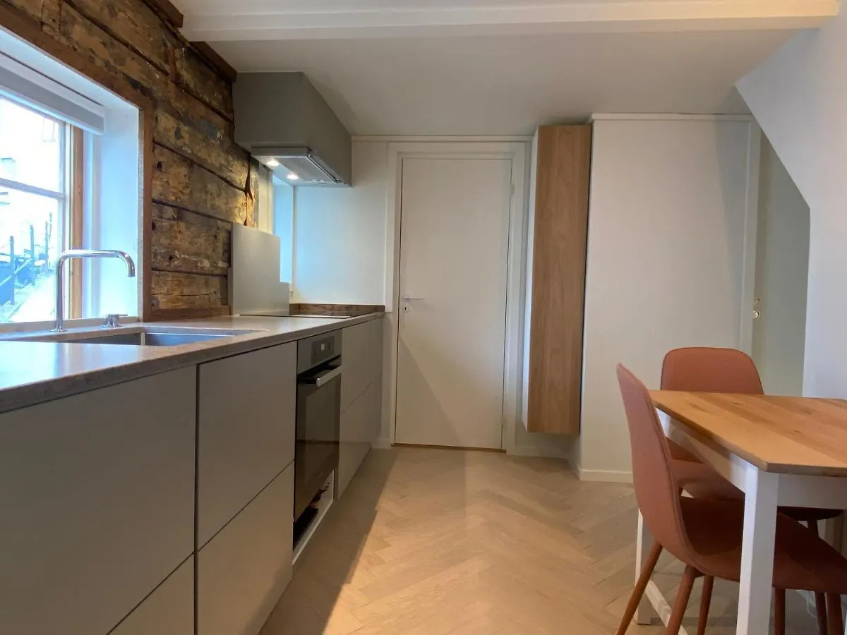 Entire Renovated Apartment From 1780 With Kitchen, Bath, Bedroom, And Living Room In Skuteviken ベルゲン 0*,  ノルウェー