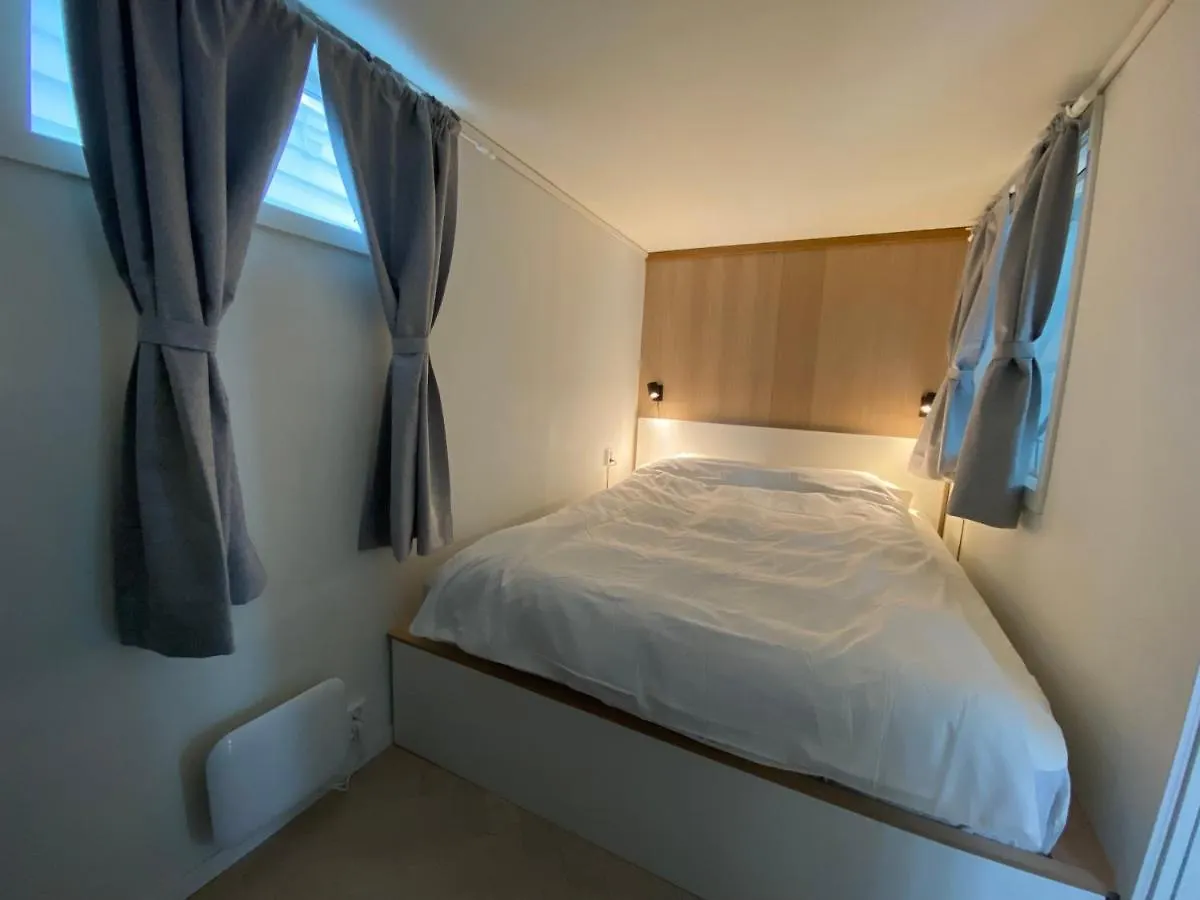 Entire Renovated Apartment From 1780 With Kitchen, Bath, Bedroom, And Living Room In Skuteviken ベルゲン ノルウェー