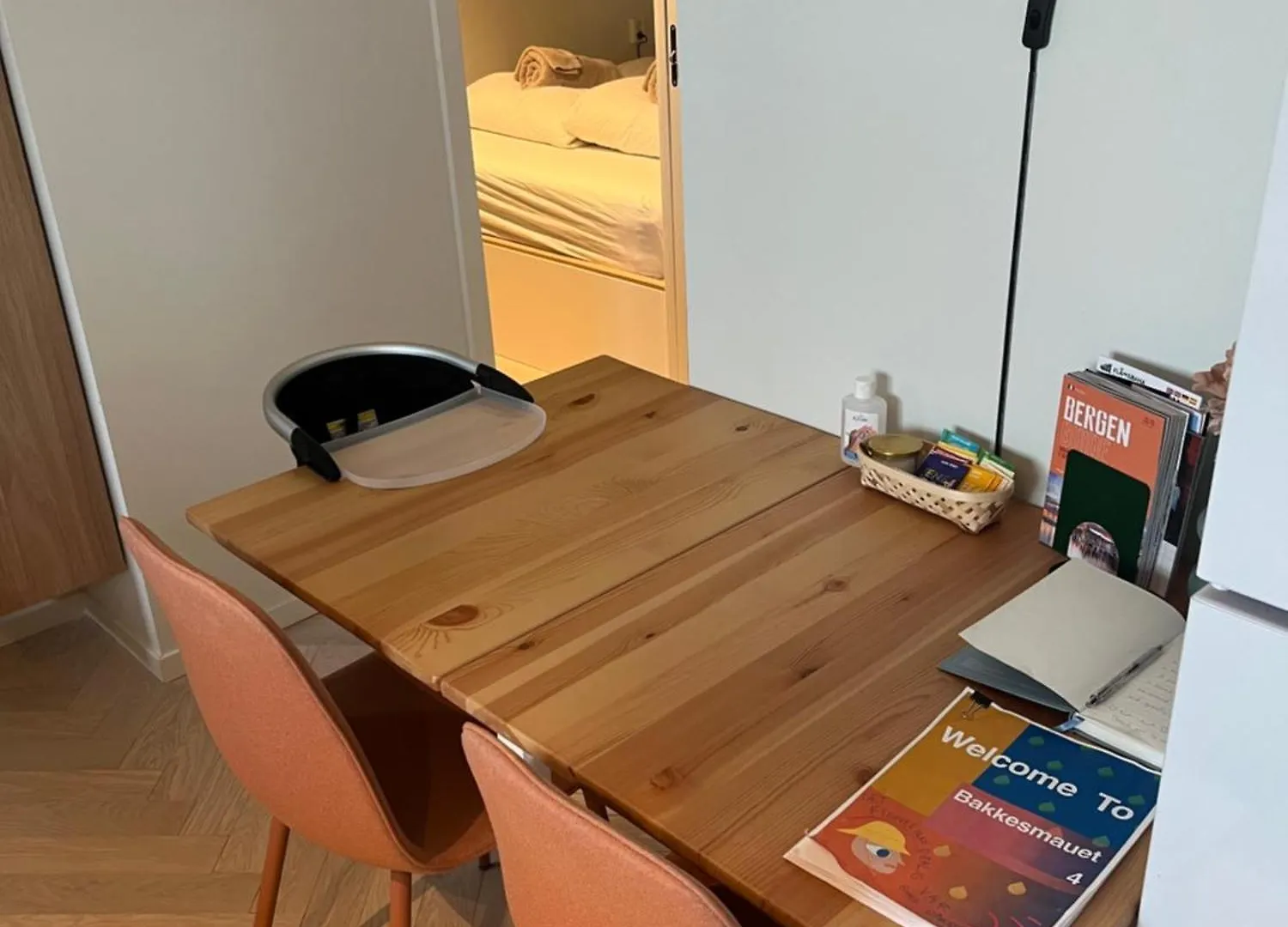 Entire Renovated Apartment From 1780 With Kitchen, Bath, Bedroom, And Living Room In Skuteviken ベルゲン 0*,  ノルウェー